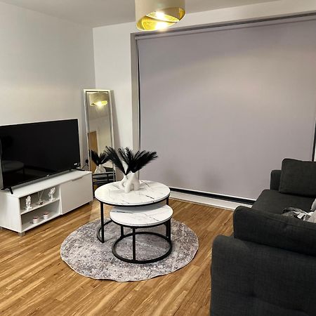 Luxury 2-Bed High-Rise In Manchester With Parking Экстерьер фото