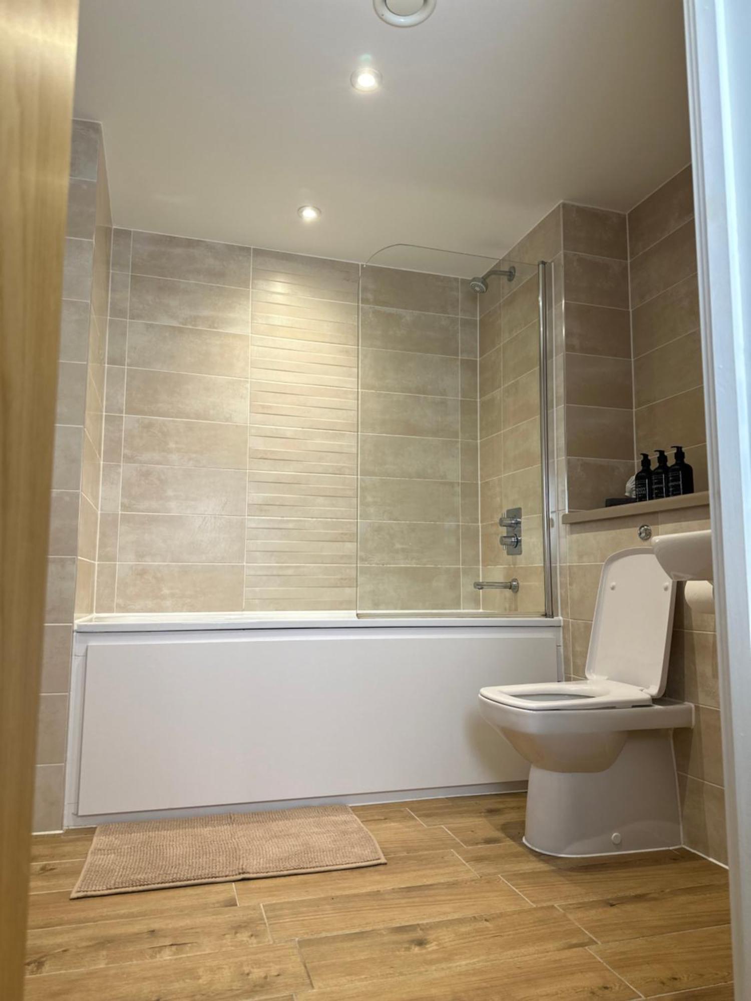 Luxury 2-Bed High-Rise In Manchester With Parking Экстерьер фото